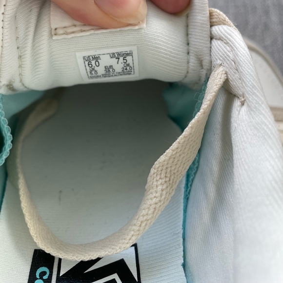 NEW never worn Vans size 7.5 - lowland cc - leather - marshmallow - Picture 9 of 9